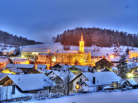 Winterliche Ortsansicht von Haibach