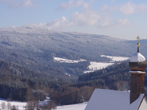 Den Himmel näher in St. Engelmar beim Schneeschuhwandern